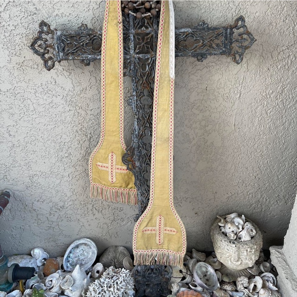 Antique French religious gold fringed priests stole〰️